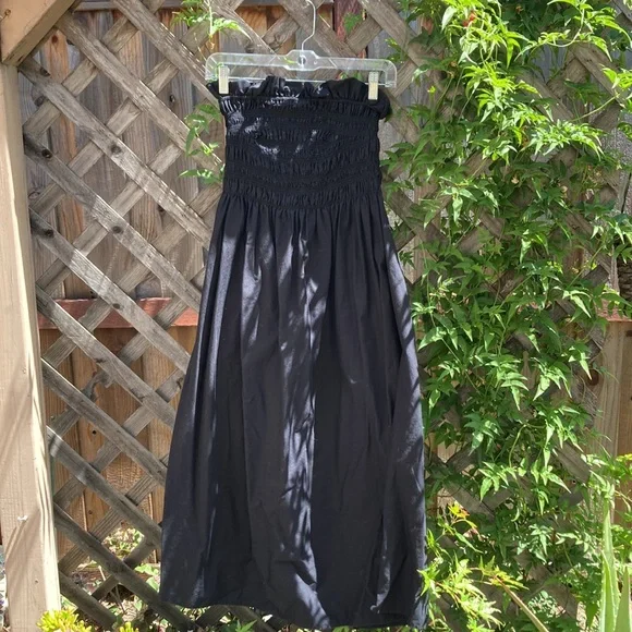h&m black strapless dress L'AGENCE Flyn Lace Midi Dress In Black main image 0